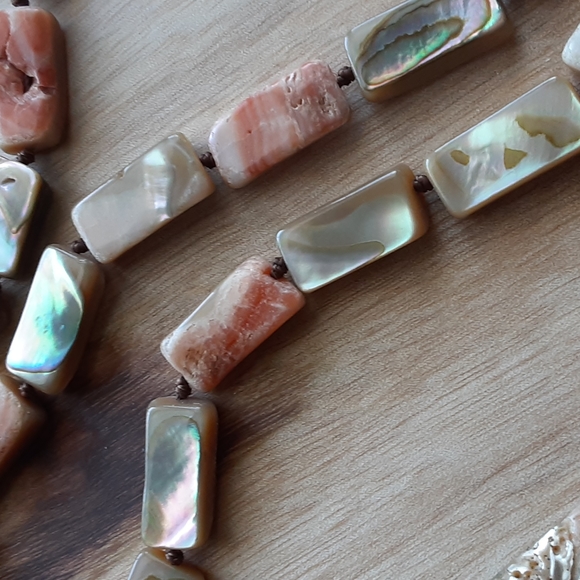 Vintage Les Bernard 56" Beaded Knotted Abalone Shell Necklace - Picture 5 of 7